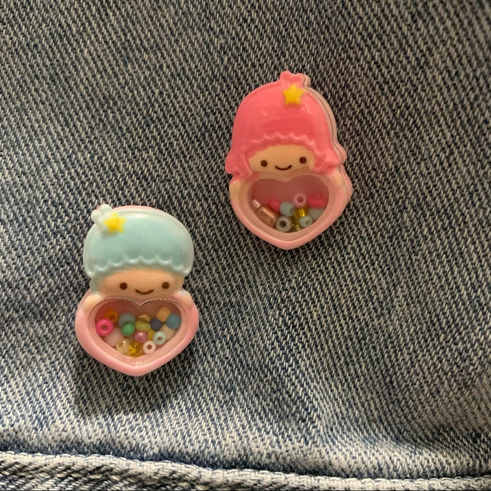 Sanrio Little Twin Stars Kiki & Lala Set of 2 Shaker Charm Pins - Picture 2 of 9